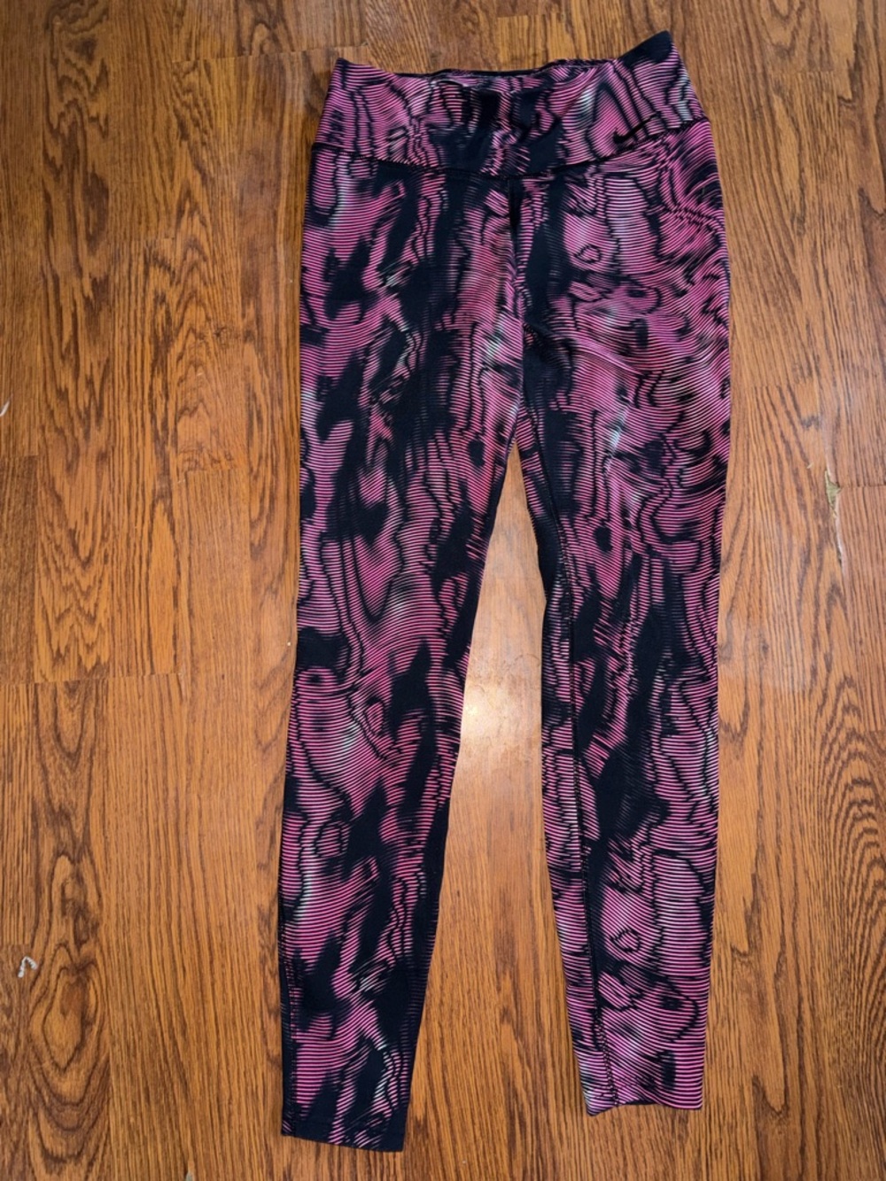 Nike Pink & Black Patterned Active Leggings size medium